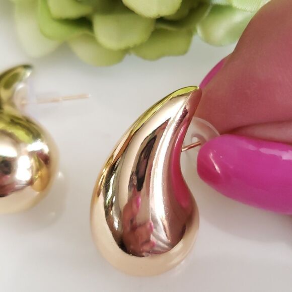 New! Anthro Petra Drop Earrings - Picture 12 of 12